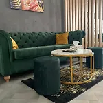 Eden Center Apartment *