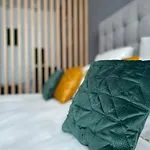 Eden Center Apartment Bucharest