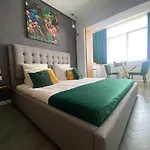 Eden Center Apartment *