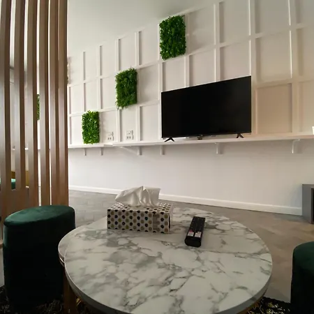 Eden Apartment *
